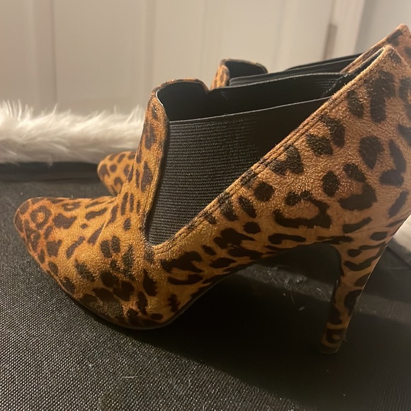 Madden Girl Leopard Heels - Picture 5 of 10